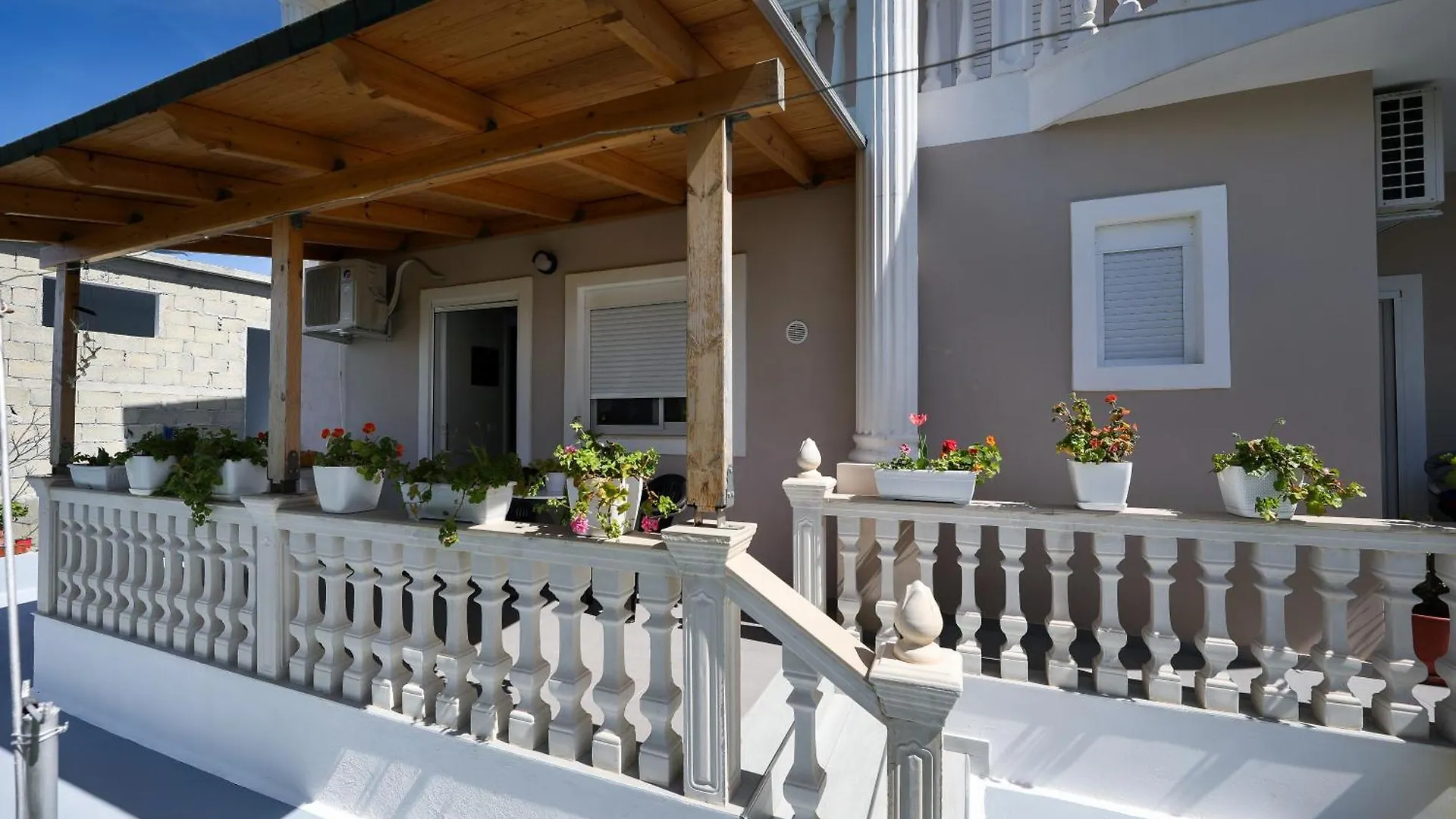 Guest House Narta Влёра 0*,  Албания