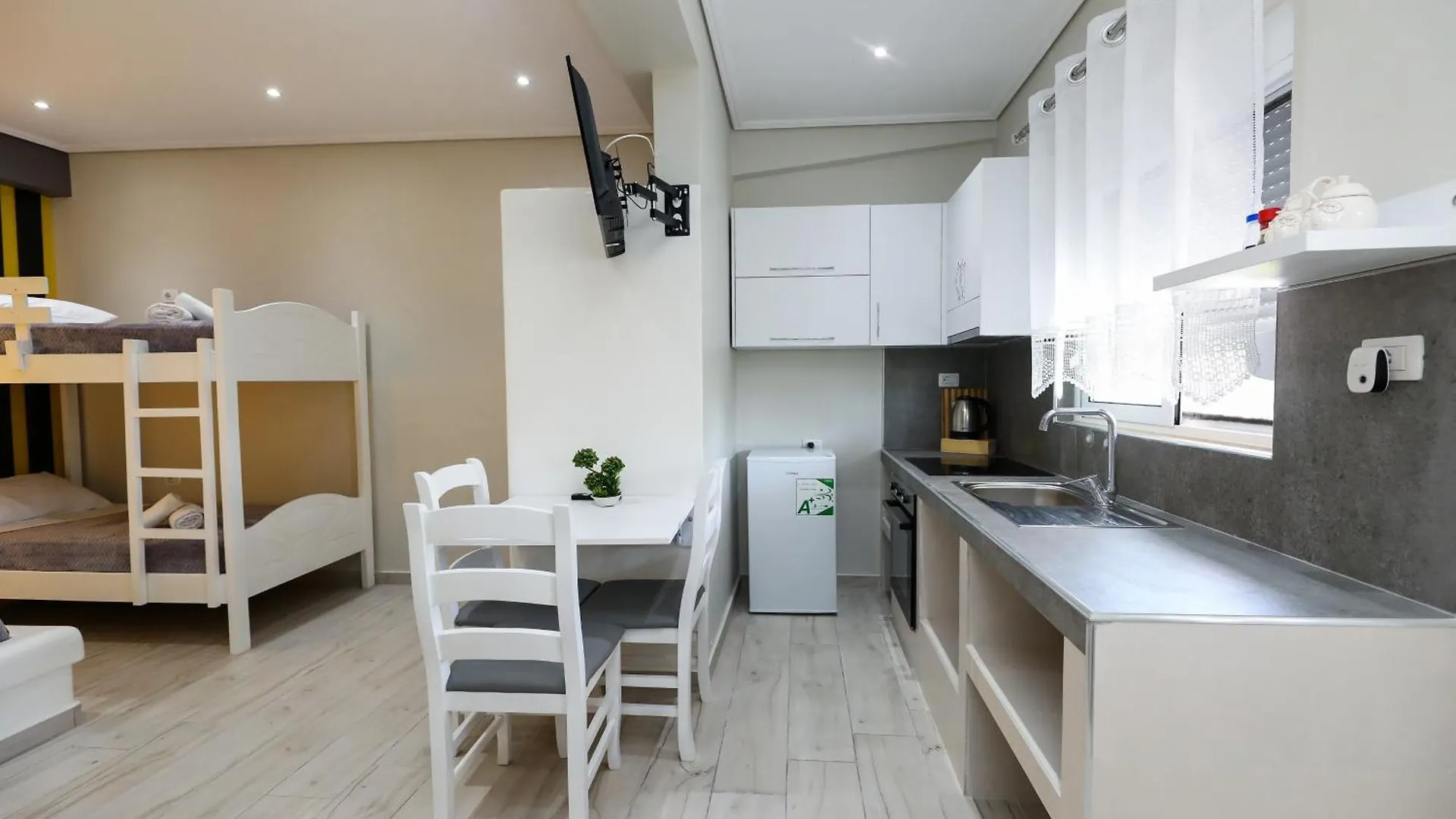 Guest House Narta Влёра 0*,  Албания